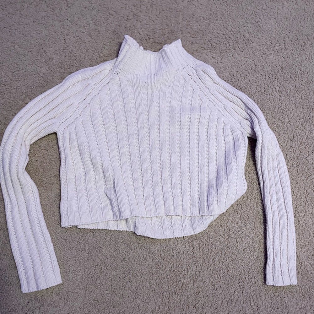 American Eagle sweater